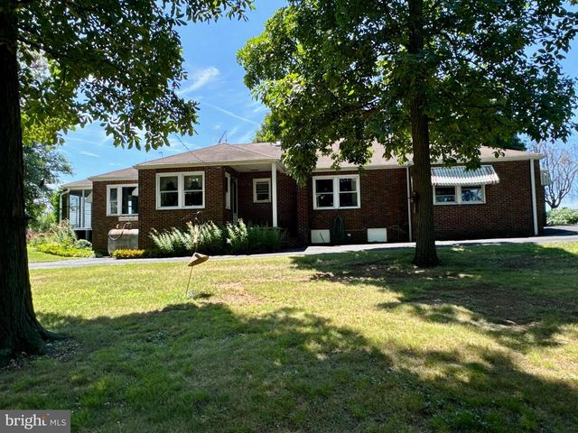 9100 YELLOW CHURCH RD, Seven Valleys, PA 17360