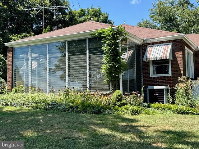 9100 YELLOW CHURCH RD, Seven Valleys, PA 17360