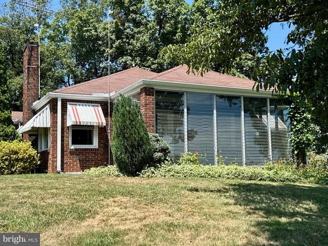 9100 YELLOW CHURCH RD, Seven Valleys, PA 17360