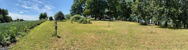 9100 YELLOW CHURCH RD, Seven Valleys, PA 17360