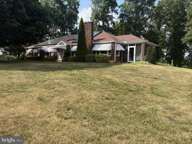 9100 YELLOW CHURCH RD, Seven Valleys, PA 17360