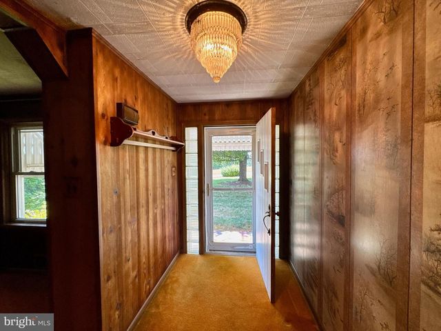 9100 YELLOW CHURCH RD, Seven Valleys, PA 17360