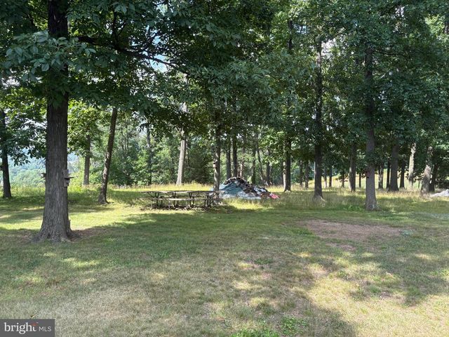 9100 YELLOW CHURCH RD, Seven Valleys, PA 17360
