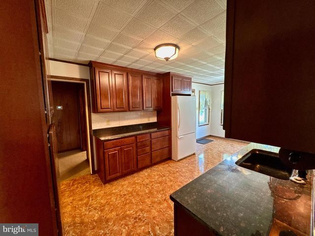 9100 YELLOW CHURCH RD, Seven Valleys, PA 17360