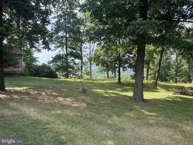9100 YELLOW CHURCH RD, Seven Valleys, PA 17360