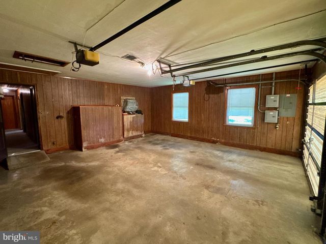 9100 YELLOW CHURCH RD, Seven Valleys, PA 17360