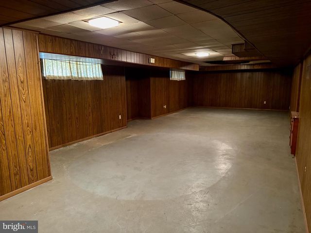 9100 YELLOW CHURCH RD, Seven Valleys, PA 17360