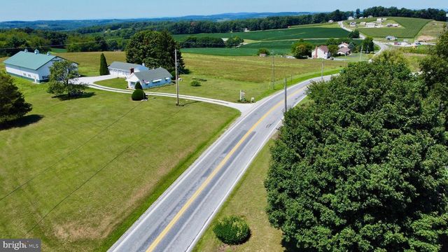9100 YELLOW CHURCH RD, Seven Valleys, PA 17360