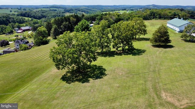 9100 YELLOW CHURCH RD, Seven Valleys, PA 17360