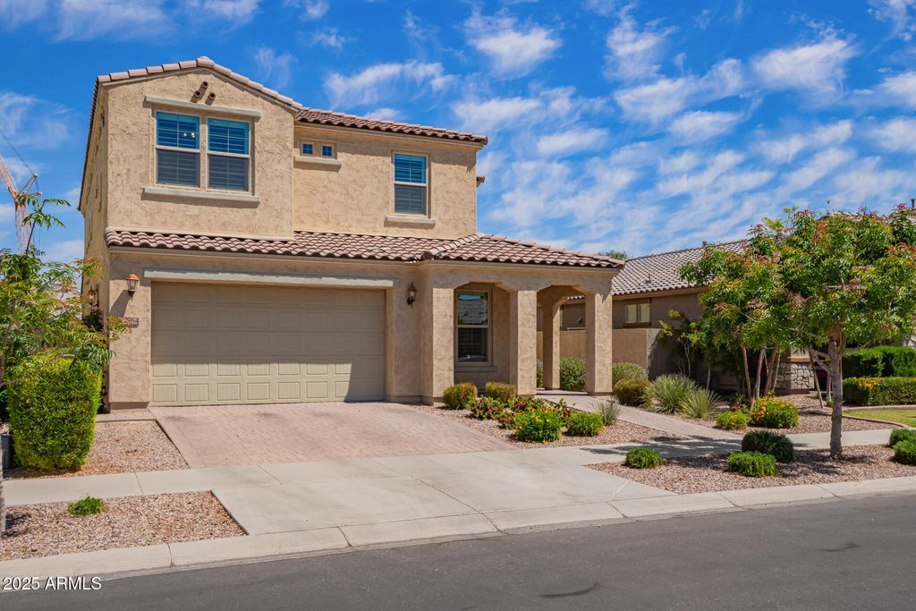 9764 E RADIOACTIVE Drive, Mesa, AZ 85212