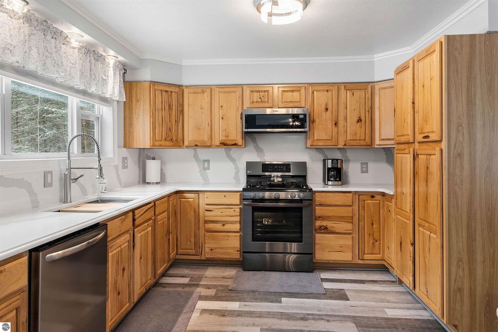 Image 23 of property listing at 6622 Walton Road, Kingsley, MI 49649