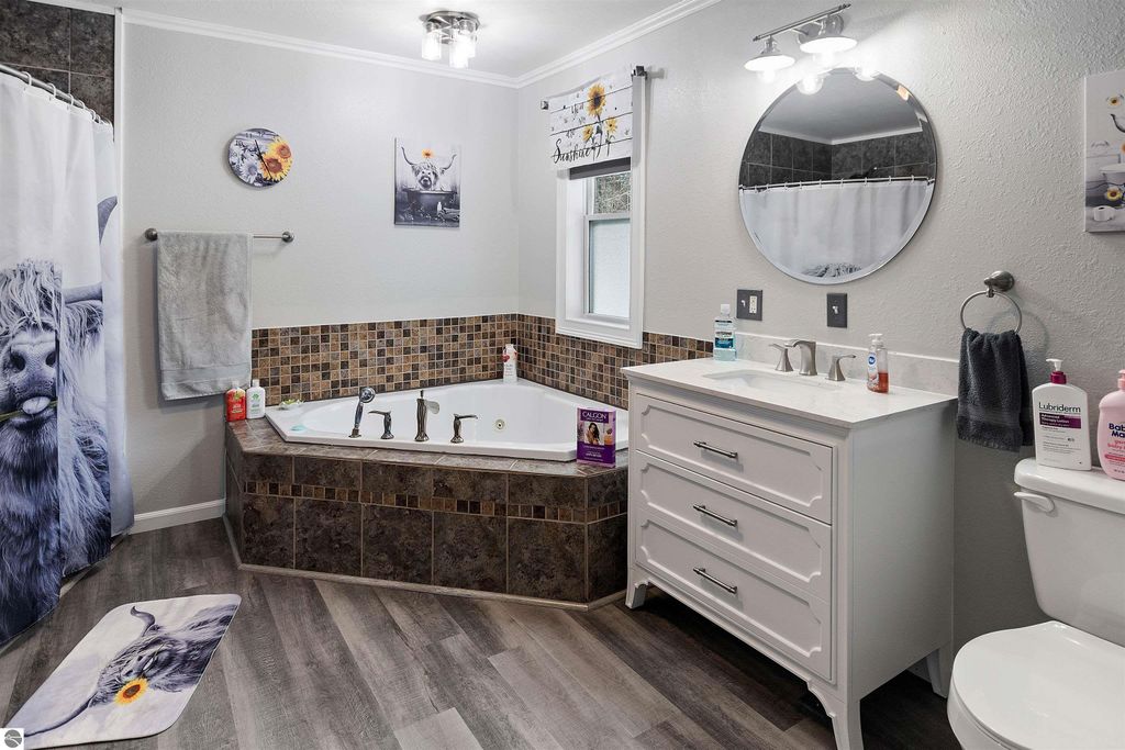 Image 33 of property listing at 6622 Walton Road, Kingsley, MI 49649