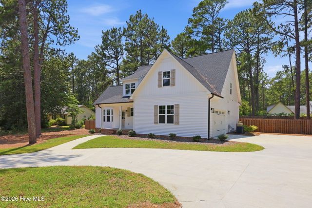 1750 E Indiana Avenue, Southern Pines, NC 28387