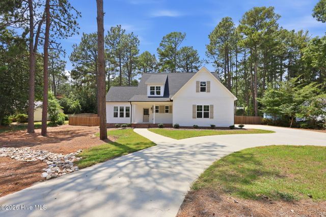 1750 E Indiana Avenue, Southern Pines, NC 28387