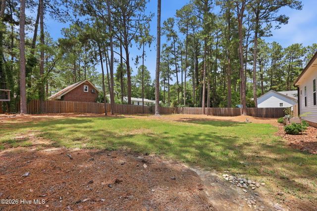 1750 E Indiana Avenue, Southern Pines, NC 28387