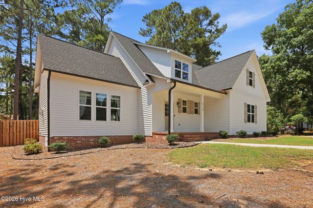 1750 E Indiana Avenue, Southern Pines, NC 28387
