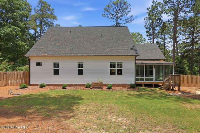 1750 E Indiana Avenue, Southern Pines, NC 28387