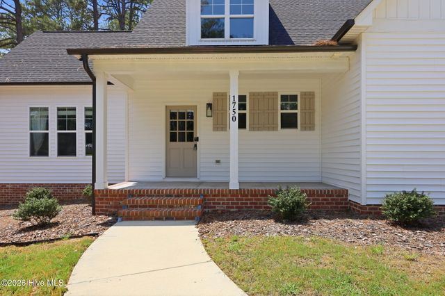 1750 E Indiana Avenue, Southern Pines, NC 28387