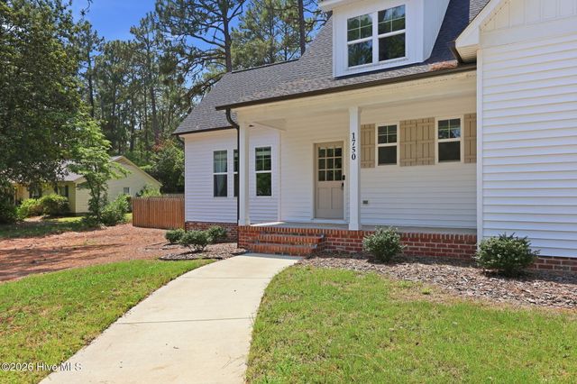 1750 E Indiana Avenue, Southern Pines, NC 28387