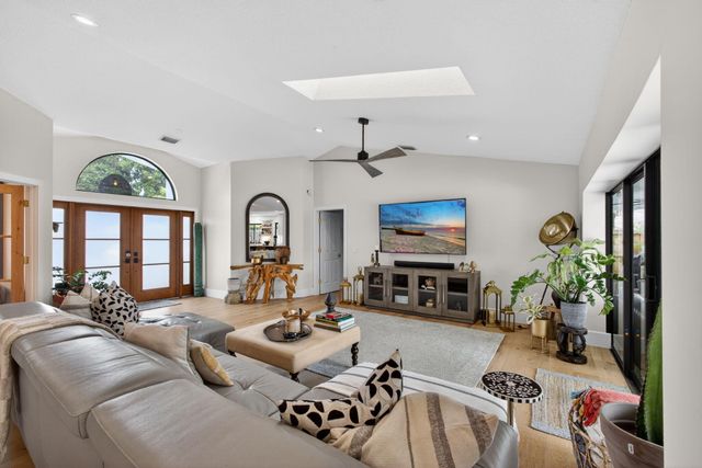 12897 La Rochelle Circle, Palm Beach Gardens, FL 33410