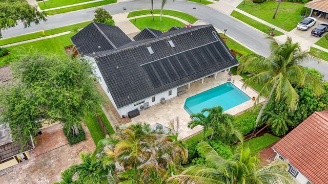12897 La Rochelle Circle, Palm Beach Gardens, FL 33410