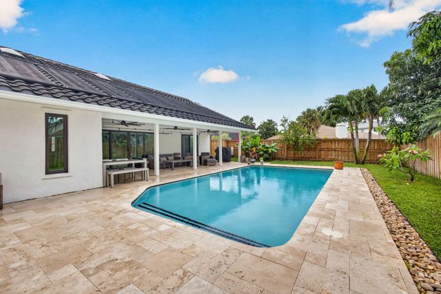 12897 La Rochelle Circle, Palm Beach Gardens, FL 33410