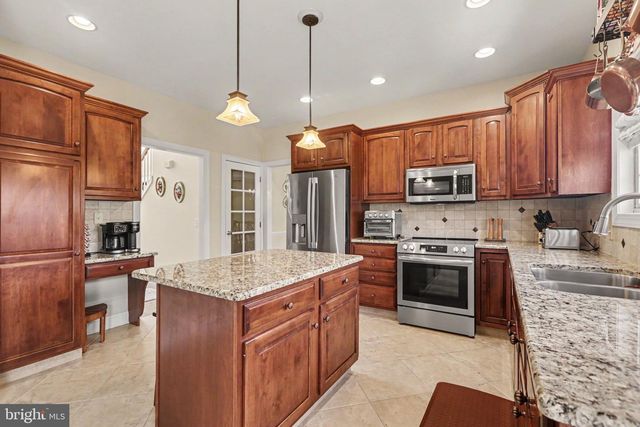4 MAYFIELD CT, Carlisle, PA 17013