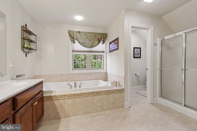 4 MAYFIELD CT, Carlisle, PA 17013
