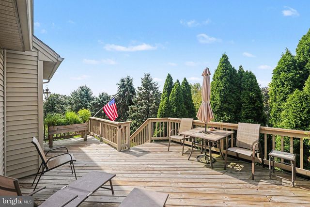 4 MAYFIELD CT, Carlisle, PA 17013