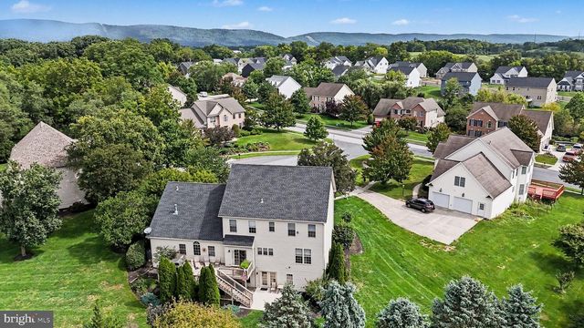 4 MAYFIELD CT, Carlisle, PA 17013