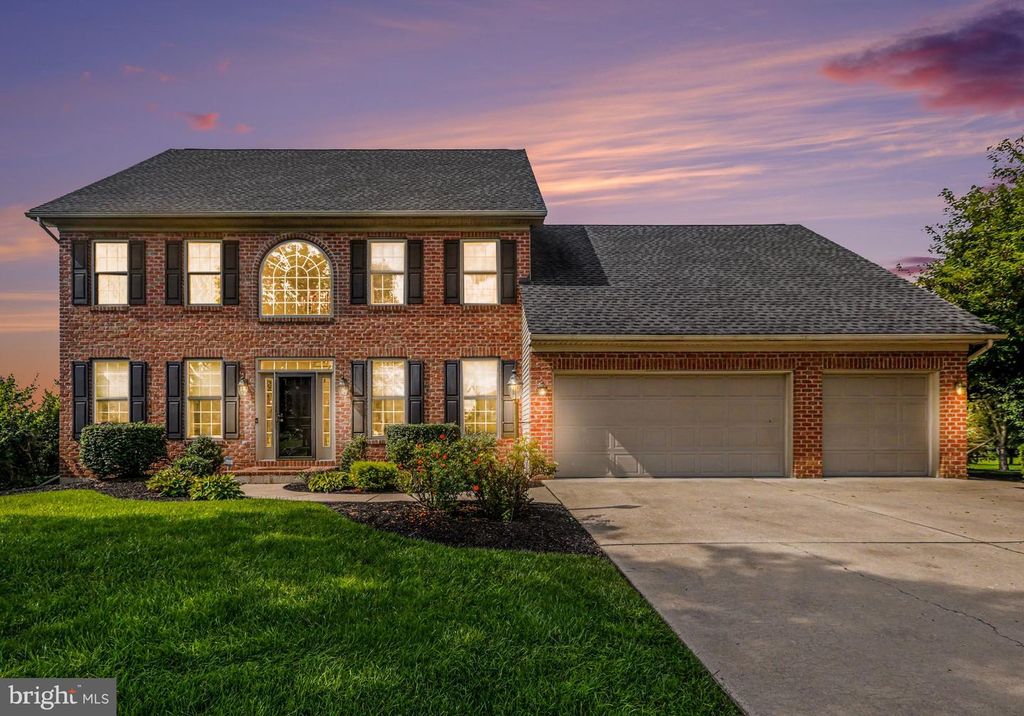 4 MAYFIELD CT, Carlisle, PA 17013