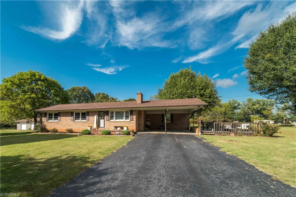 3528 Key Street, Hamptonville, NC 27020