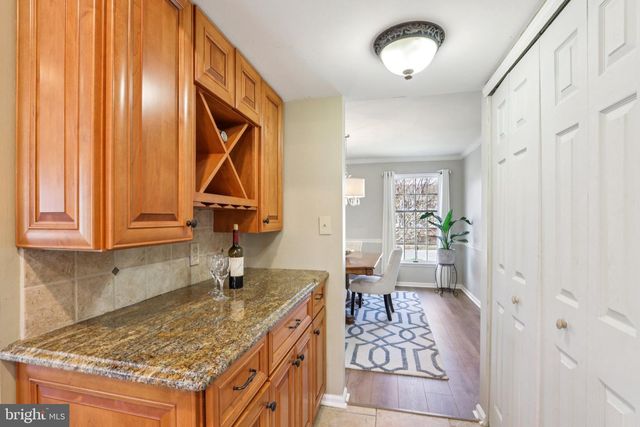 15 HILLTOP DR, Mount Laurel, NJ 08054