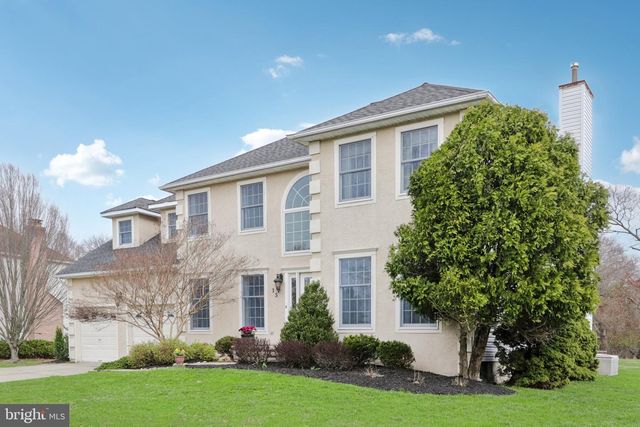 15 HILLTOP DR, Mount Laurel, NJ 08054