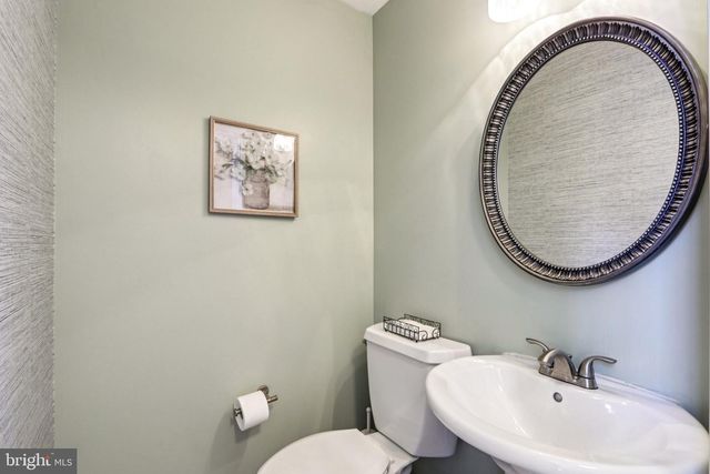 15 HILLTOP DR, Mount Laurel, NJ 08054