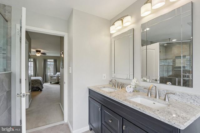 15 HILLTOP DR, Mount Laurel, NJ 08054