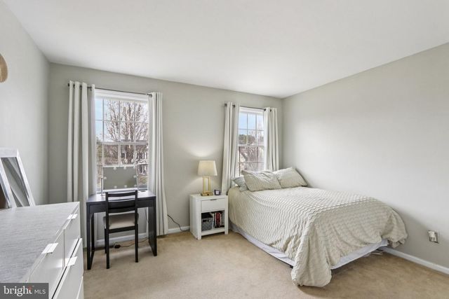 15 HILLTOP DR, Mount Laurel, NJ 08054