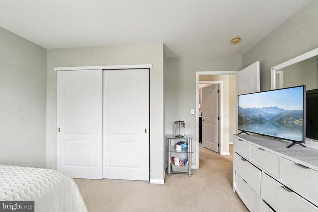 15 HILLTOP DR, Mount Laurel, NJ 08054