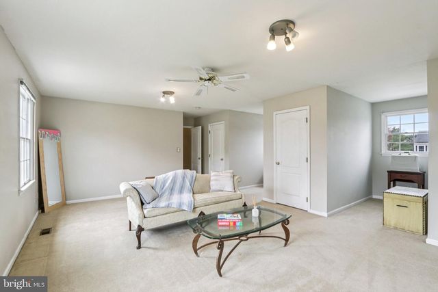 15 HILLTOP DR, Mount Laurel, NJ 08054