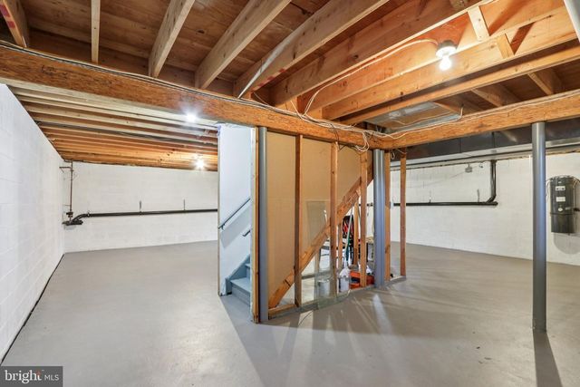 15 HILLTOP DR, Mount Laurel, NJ 08054