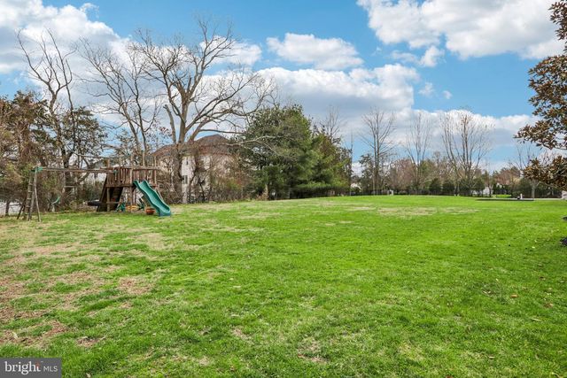 15 HILLTOP DR, Mount Laurel, NJ 08054