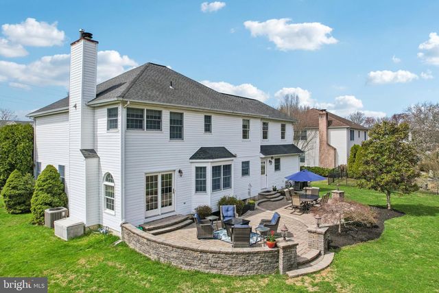 15 HILLTOP DR, Mount Laurel, NJ 08054