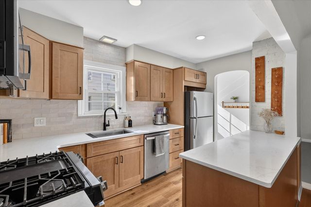 2340 College Avenue Se, City Of Grand Rapids, MI 49507