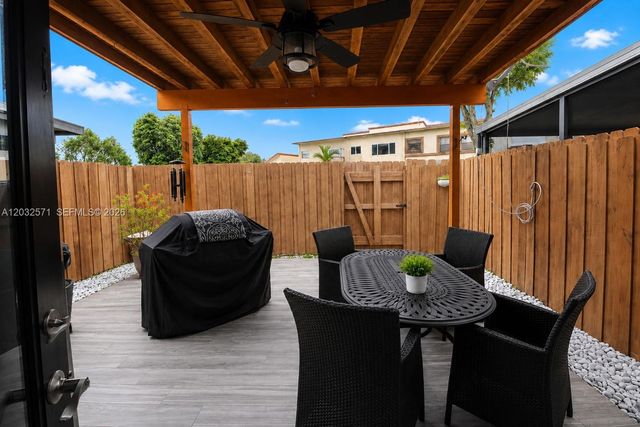 1127 SW 134th Pl, Miami, FL 33184
