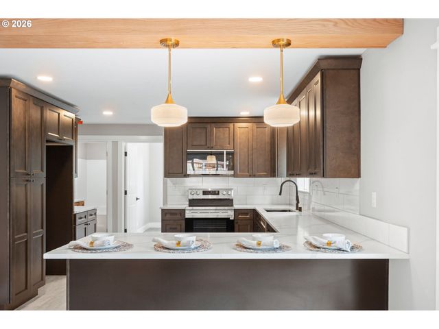 4114 Nw LAVINA St, Vancouver, WA 98660