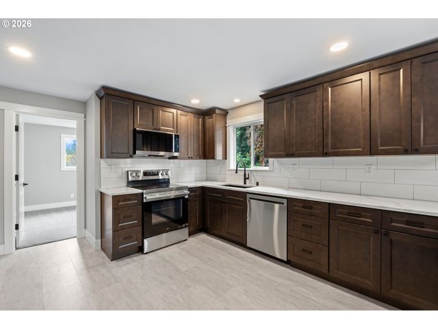 4114 Nw LAVINA St, Vancouver, WA 98660