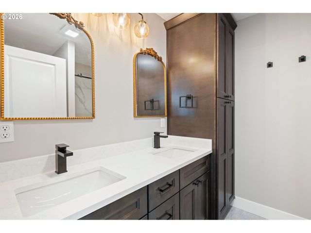 4114 Nw LAVINA St, Vancouver, WA 98660