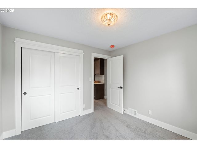 4114 Nw LAVINA St, Vancouver, WA 98660