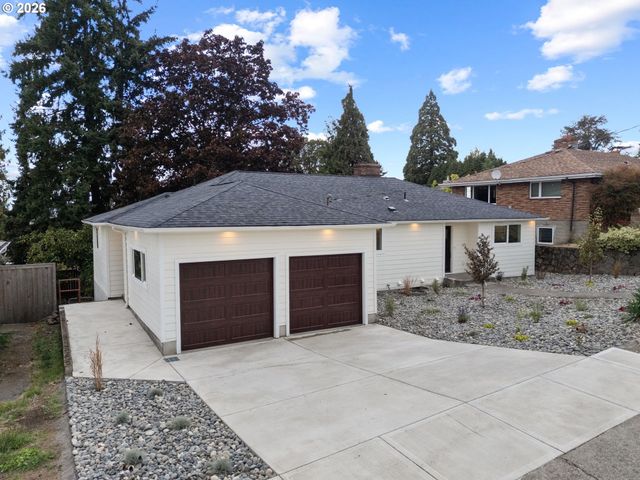 4114 Nw LAVINA St, Vancouver, WA 98660