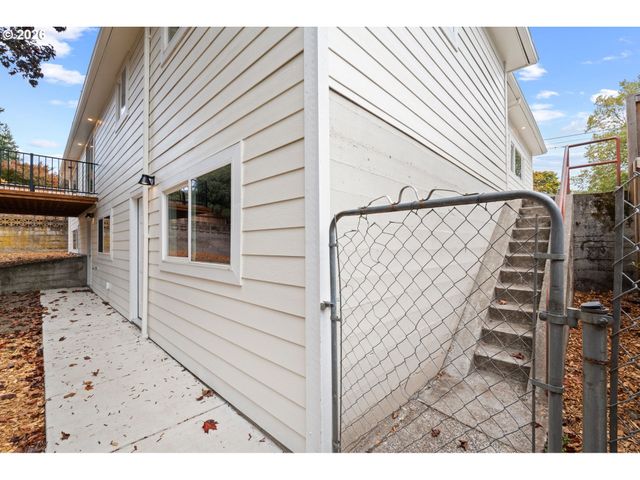 4114 Nw LAVINA St, Vancouver, WA 98660